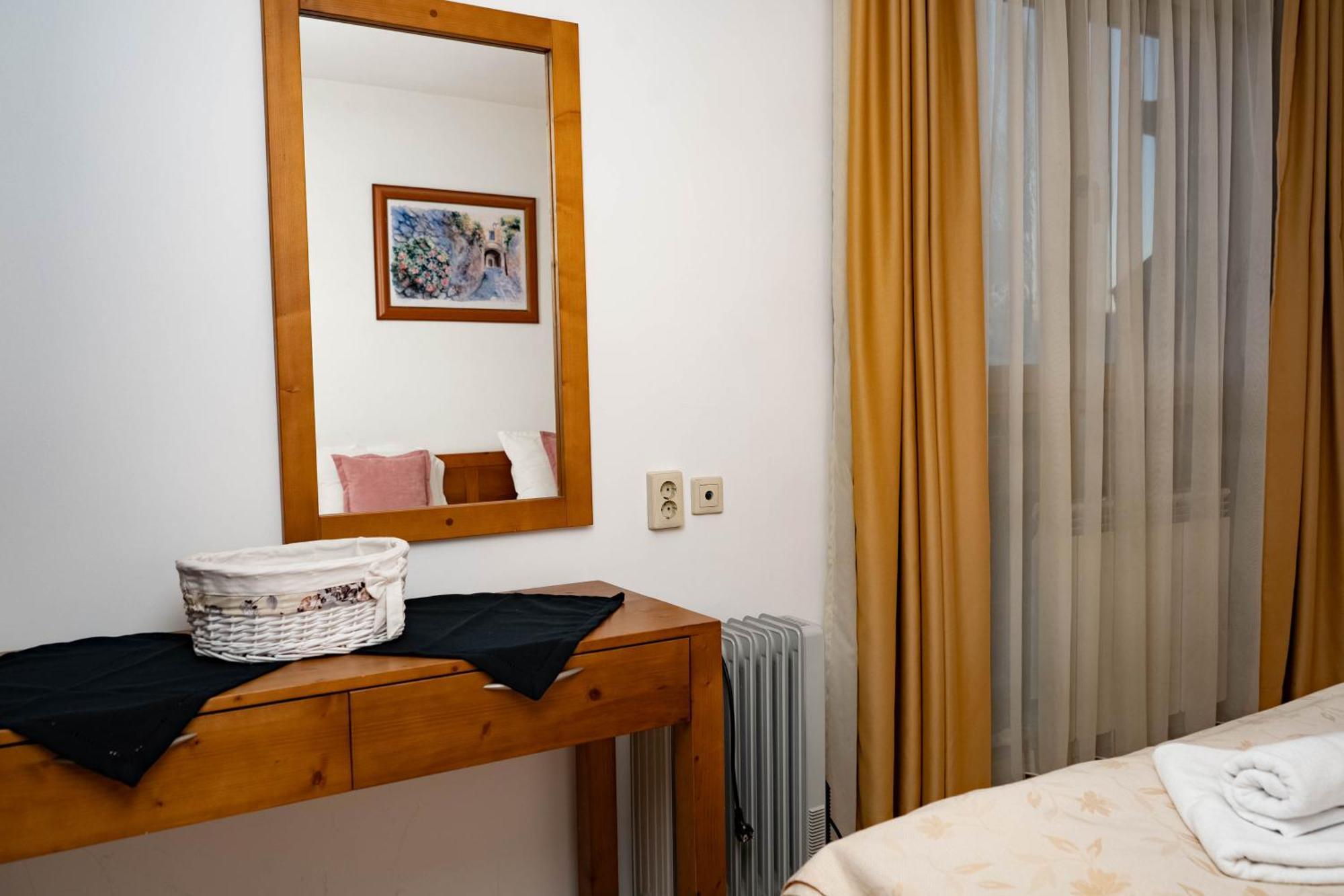 St. John Hill Apartment, Банско Экстерьер фото